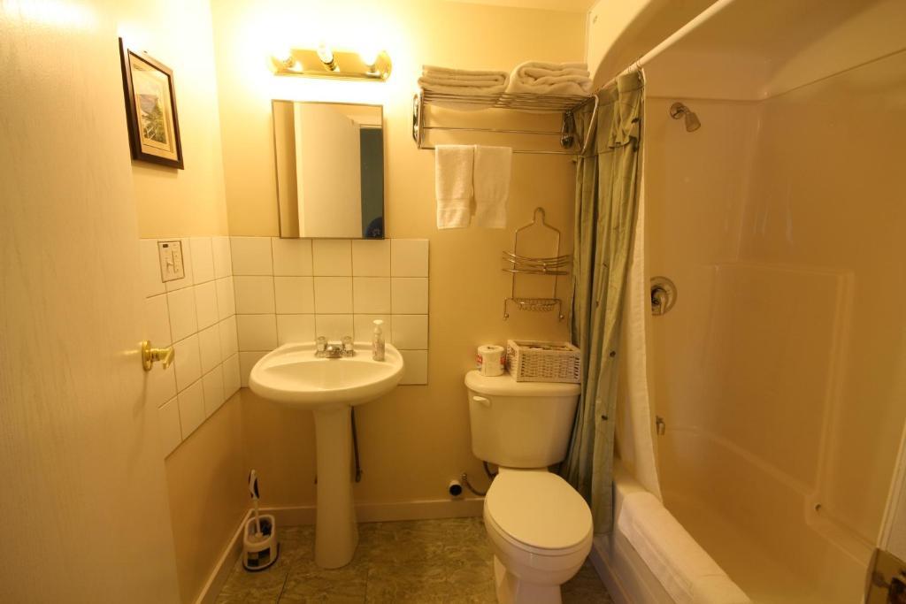 Villa Maria Country Inn Acheson Экстерьер фото